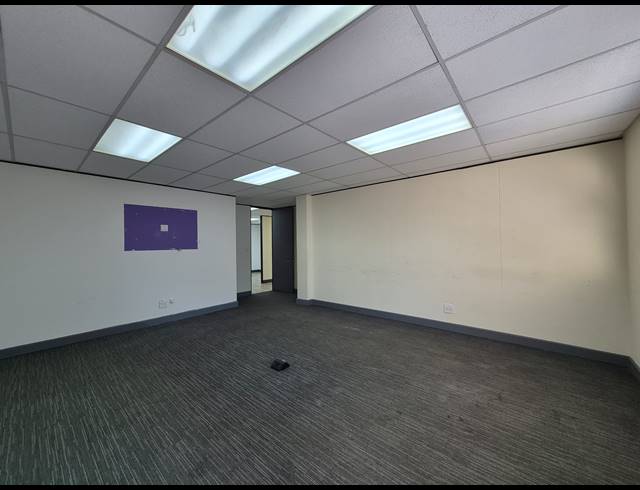 175M² OFFICE TO LET IN DUNKELD WEST